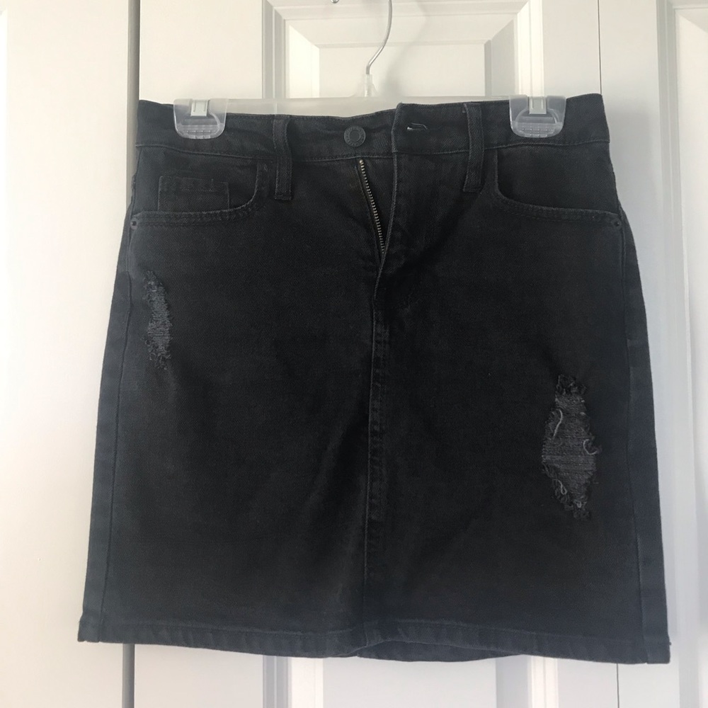 Mossimo distressed jean skirt